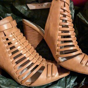 Vince Camuto Effel Woven Leather Heeled Sandal Women’s Size 8. Tan.